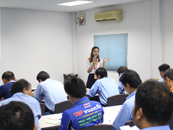 กล่าวต้อนรับพร้อมแนะนำวิทยากร และกิจกรรมฝึกอบรม