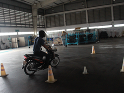 ฝึก และทดสอบทักษะการขับขี่ในทางโค้ง