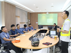 เทคนิคการขับขี่รถจักรยานยนต์อย่างปลอดภัย Safety Riding Technique โดยอาจารย์อนุชาติ  เชียงสุข