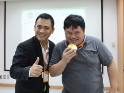 ให้รางวัลกับผู้ที่ร่วมตอบคำถามประจำวัน