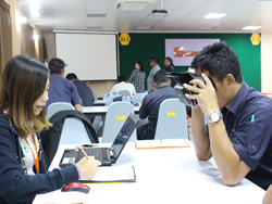 ประเมินสมรรถนะการมองเห็นในภาวะแสงสลัว Vision Test ด้วยเครื่อง VR Vision Screening