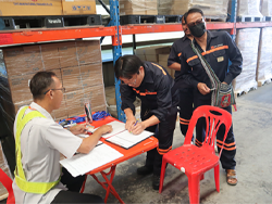 ลงทะเบียนรับเอกสารประกอบการฝึกอบรม