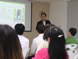 กฏหมายจราจรทางบกเพื่อการขับรถอย่างปลอดภัย Traffic Laws for Safety Driving โดยอาจารย์อภิรัติ  คำสายพรม
