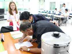 ลงทะเบียนรับเอกสารประกอบการฝึกอบรม