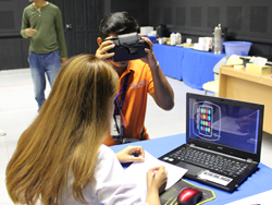 ประเมินสมรรถนะการมองเห็นในภาวะแสงสลัว Vision Test ด้วยเครื่อง VR Vision Screening