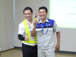 ให้รางวัลกับผู้ที่ทำคะแนนได้สูงสุดในแต่ละกิจกรรม