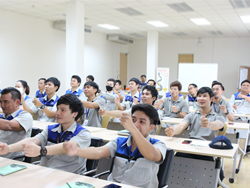 เทคนิคการขับในเวลากลางคืน และการรับมือกับสถานการณ์