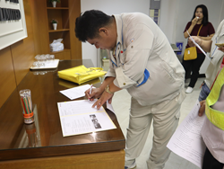ลงทะเบียนรับเอกสารประกอบการฝึกอบรม