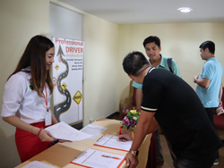 ลงทะเบียนรับเอกสารประกอบการฝึกอบรม