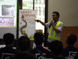 การทำงานของเครื่องยนต์รถบรรทุก และการตรวจสอบบำรุงรักษาเบื้องต้น โดยอาจารย์ทรงชัย  วิชาชาญ