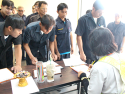 ลงทะเบียนรับเอกสารประกอบการฝึกอบรม
