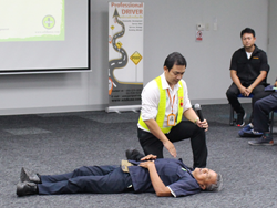 สาธิตเทคนิคการตรวจประเมินความรุนแรงของผู้ได้รับบาดเจ็บ