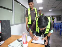 ลงทะเบียนรับเอกสารประกอบการฝึกอบรม