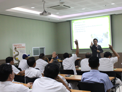 กลยุทธการให้บริการอย่างมืออาชีพ Service Mind to Service Excellence โดยอาจารย์อภิรัติ  คำสายพรม