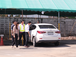 การตรวจสอบความปลอดภัยรอบตัวรถ