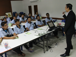 เทคนิคการขับรถบัส และรถโดยสารเชิงป้องกันอุบัติเหตุ Defensive Driving for Bus and Coach โดยอาจารย์อภิรัติ  คำสายพรม