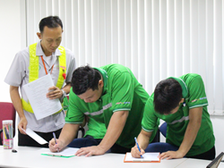 ลงทะเบียนรับเอกสารประกอบการฝึกอบรม