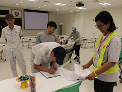 ลงทะเบียนรับเอกสารประกอบการฝึกอบรม