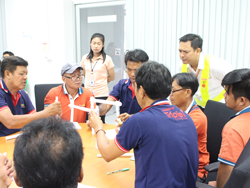 กิจกรรมระดมสมองเพื่อการแก้ไขปัญหาร่วมกัน Team Building and Brainstorm