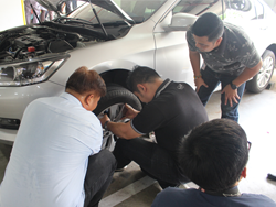 เทคนิคการถอดเปลี่ยนยางในสถานการณ์ฉุกเฉิน