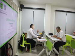 การขับรถเชิงป้องกันอุบัติเหตุ โดยอาจารย์อภิรัติ  คำสายพรม