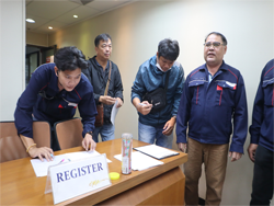 ลงทะเบียนรับเอกสารประกอบการฝึกอบรม