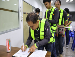 ลงทะเบียนรับเอกสารประกอบการฝึกอบรม